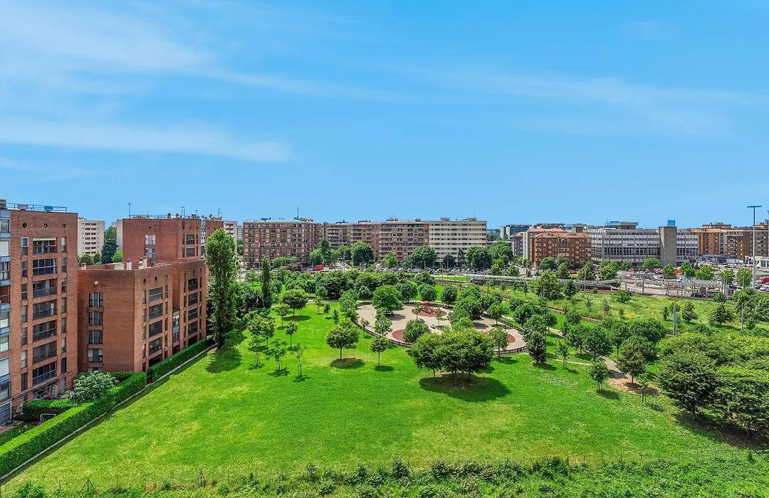 Airy Apartments With Balcony & Garage By Ndp Rent-1